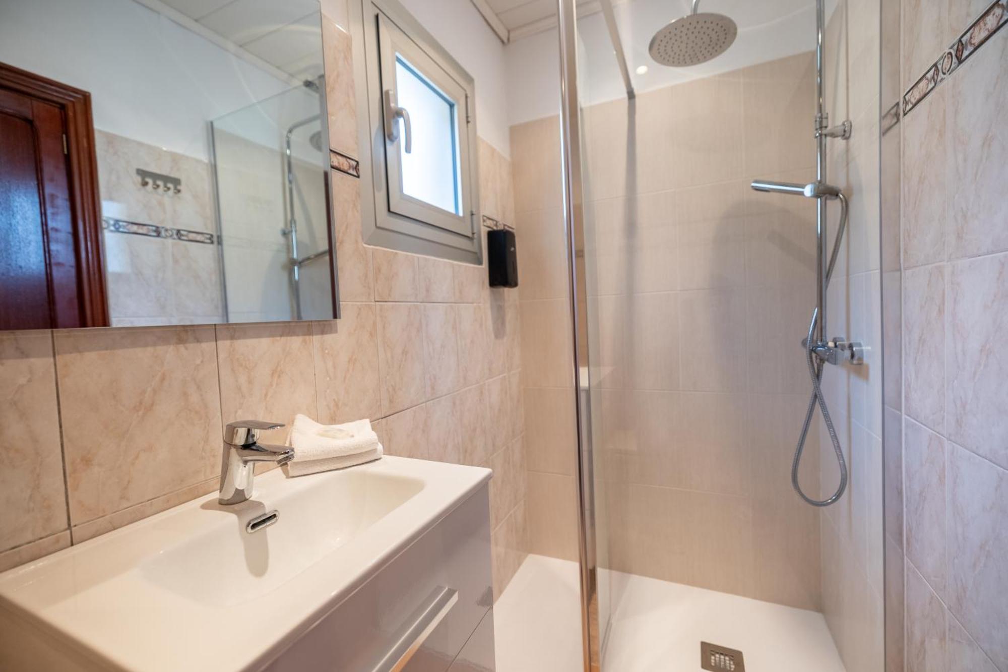 Hostal Doris - Adults Only Colonia de Sant Jordi Szoba fotó